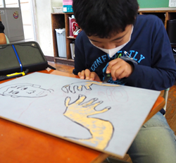 【4年生】芸術の秋　図工「木版画」　初めての彫刻刀